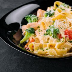 Tagliatelle in sos de gorgonzola
