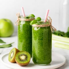 Smoothie cu mar, portocala si kiwi