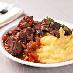 Tocanita de porc cu mamaliguta